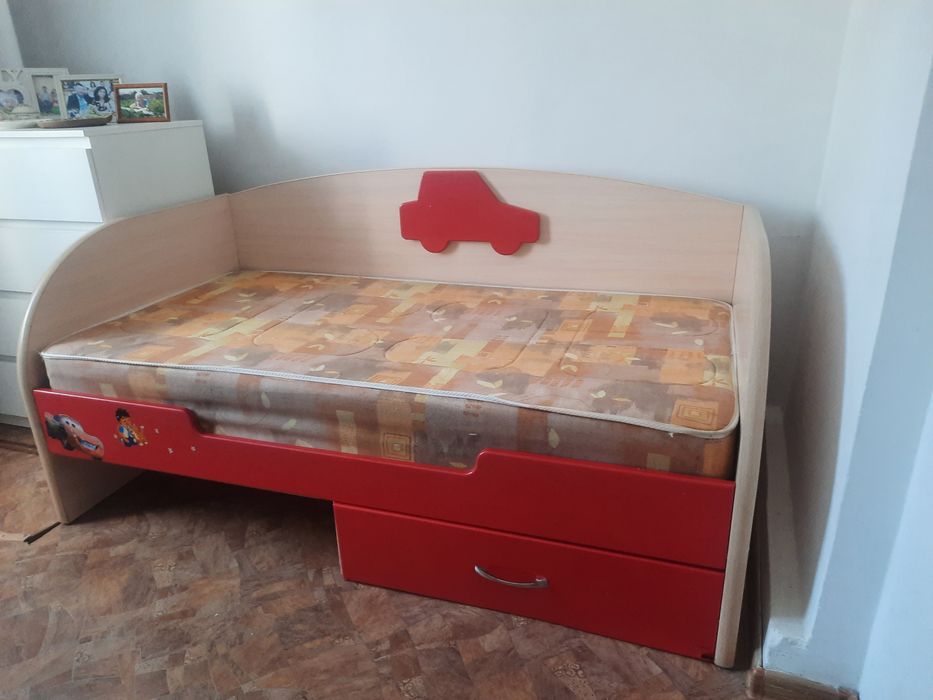 Детская кровать в хорошем состоянии