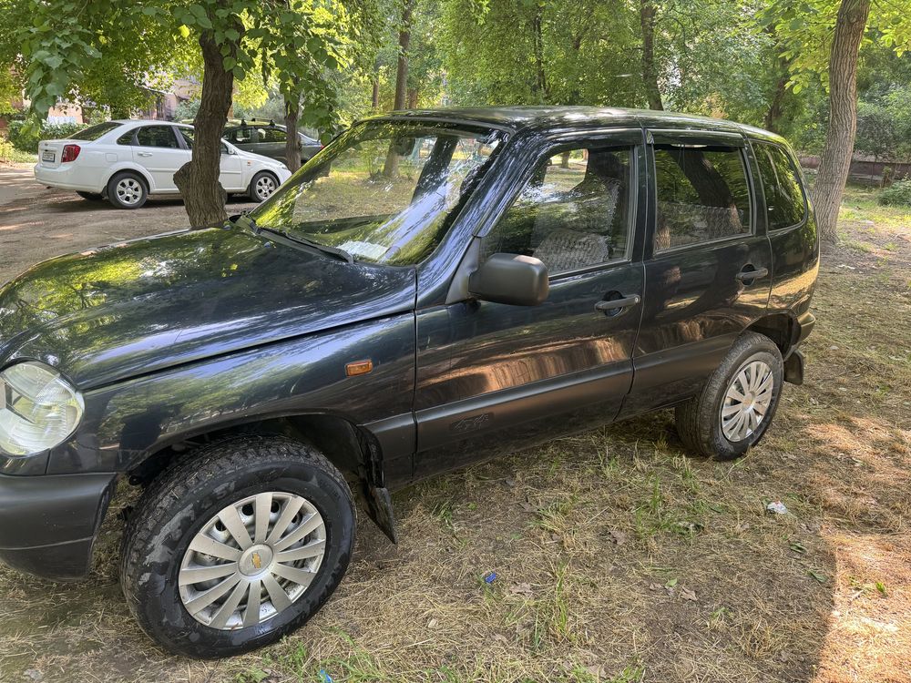 Chevrolet Niva Sotiladi