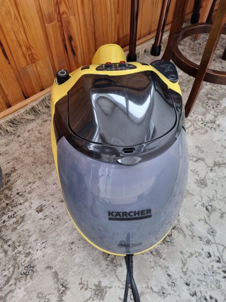 Срочно продам Паропылесос KARCHER SV7