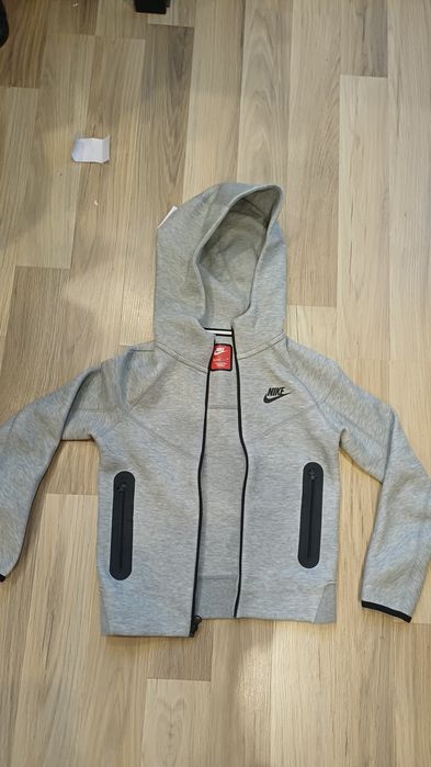 Nike tech fleece горнище сиво