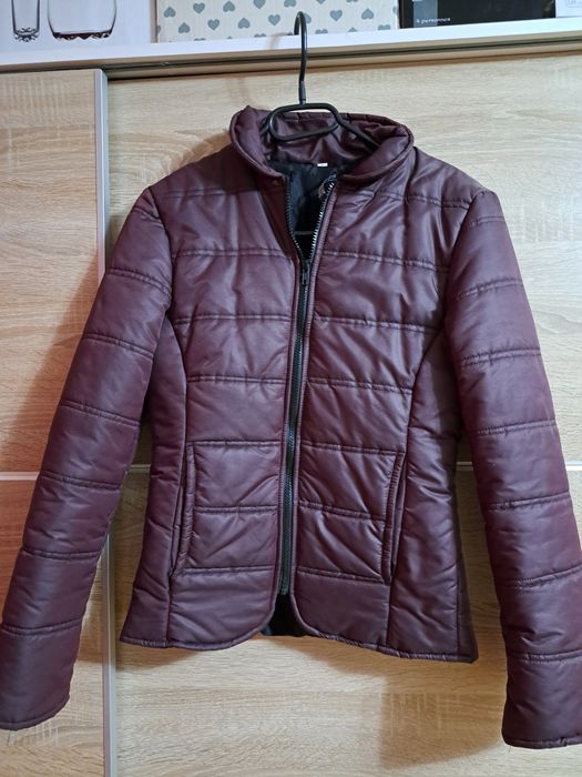 Vând geaca de fâș mov