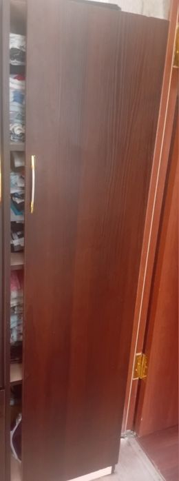 Шкаф и детский столик