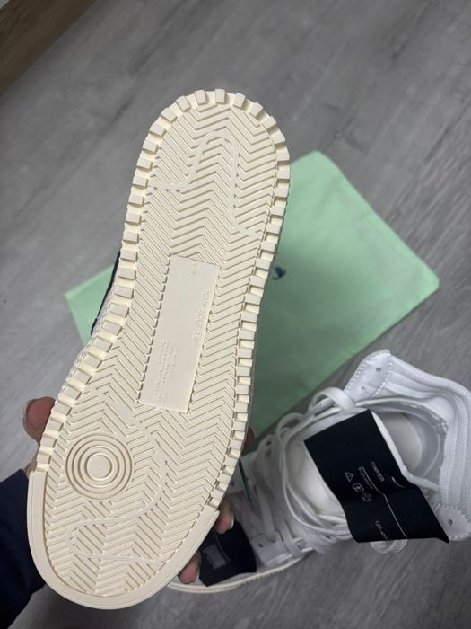Off white court 3.0