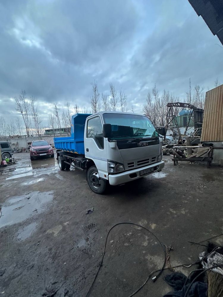 Isuzu Самосвал