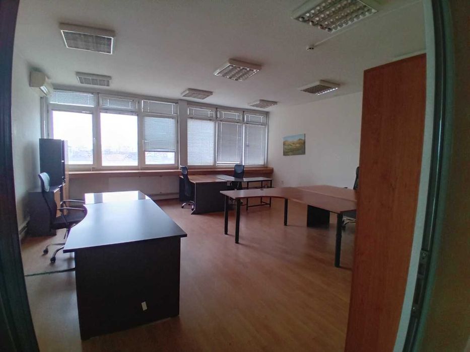 Дава се под наем офис на бул.Стамболийски