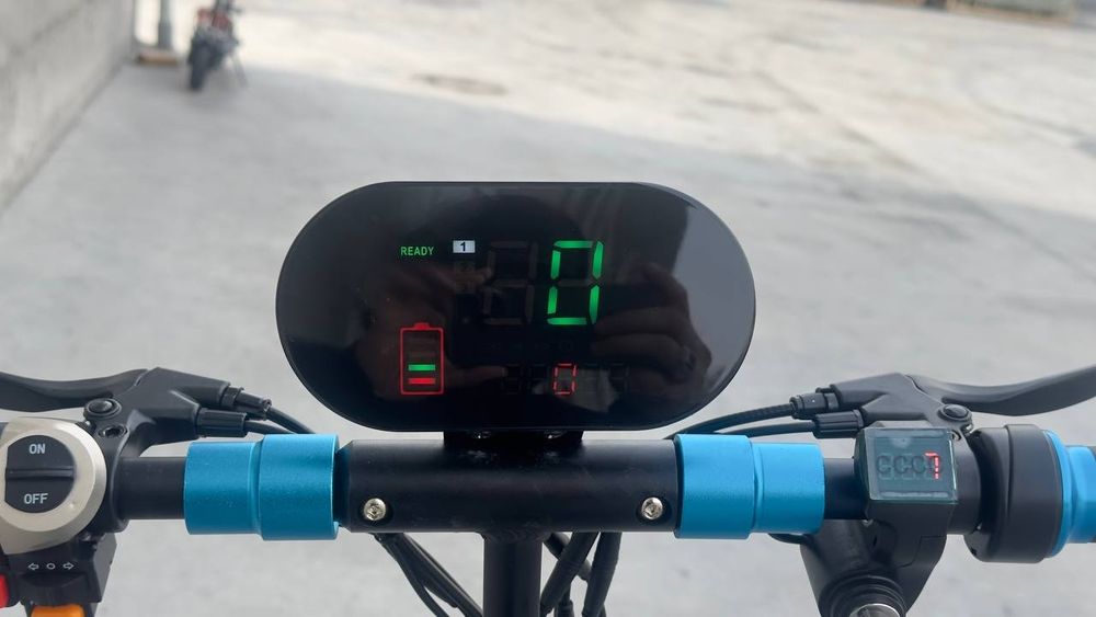 Kugoo  ELEKTRONNI  самакат