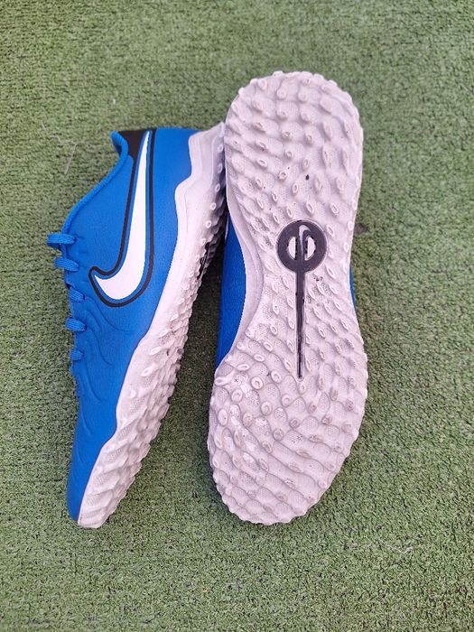 Футболни стоножки Nike Legend 10 Club TF