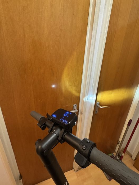 Trotineta Electrica Navee N65, 25km/h. Autonomie 65km