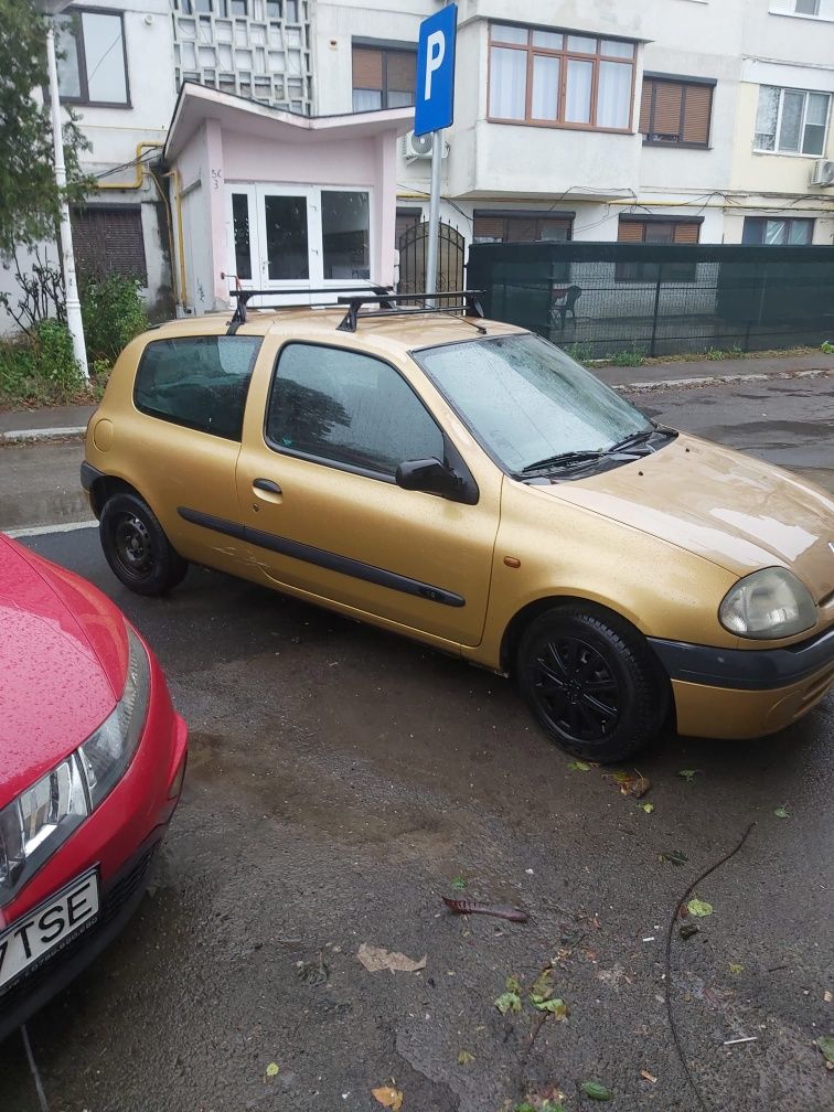 Reno clio 2     .