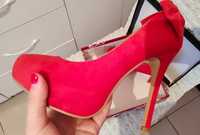 Туфли красные замшевые новые