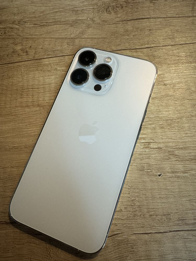 Продам Iphone 13 Pro