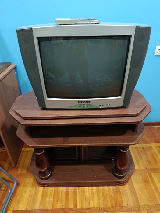 Телевизор с тумбой