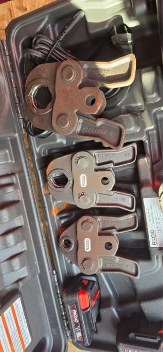 Vand sau schimb Presa Sertizare Ridgid RP 340