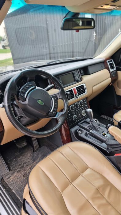 Land Rover -Range Rover Vogue