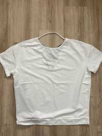 Стильная белая футболка размер М