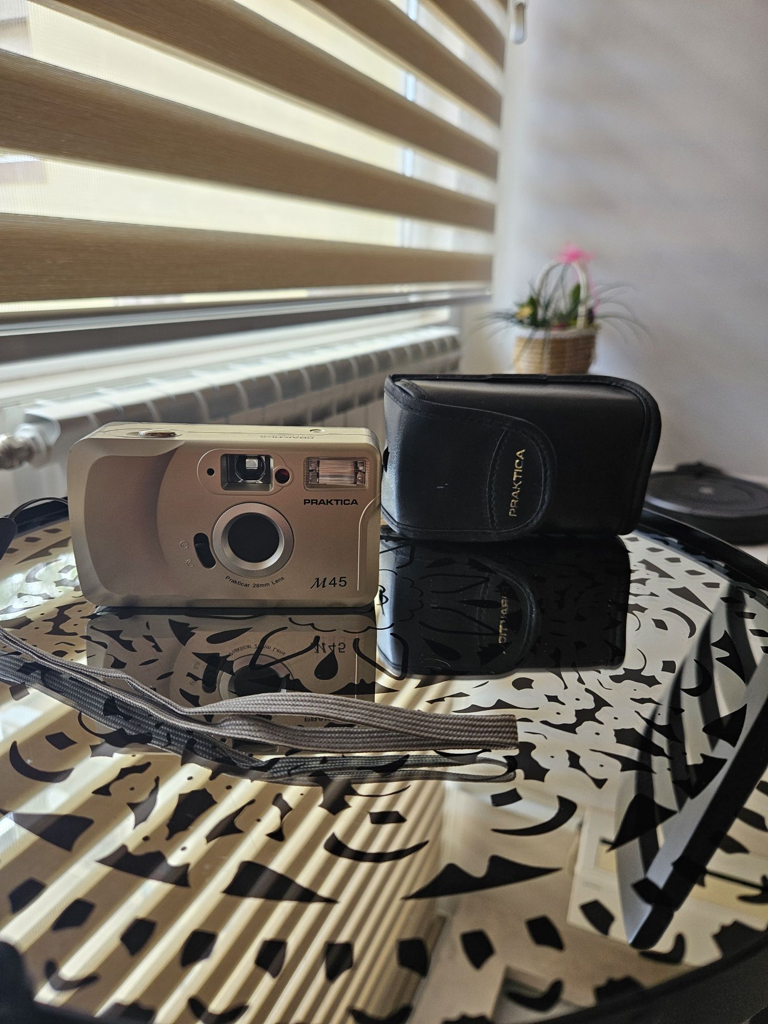 Фотоапарат с лента PRAKTICA