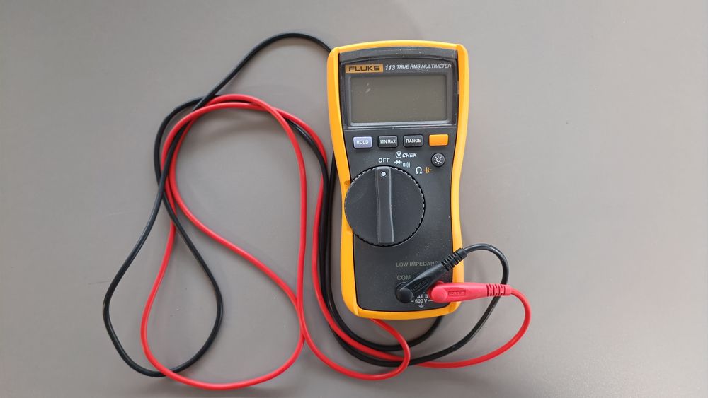 Multimetru digital Fluke 113