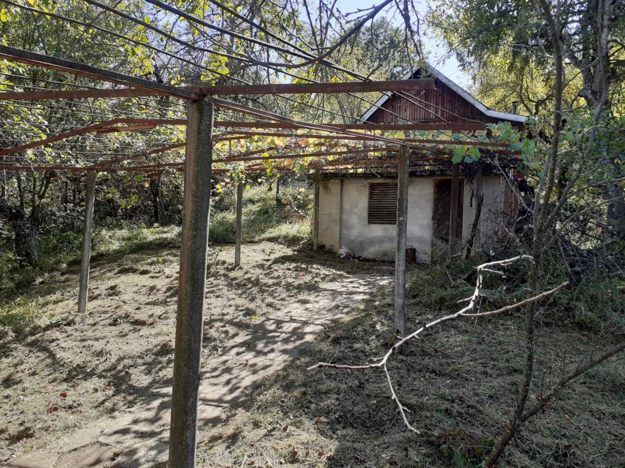 Продавам вила в Троянския балкан
