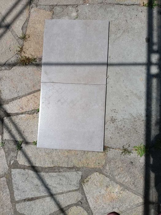 Гранитогрес сив / Плочки с матова повърхност 33.3 x 33.3  -  4 кв.м