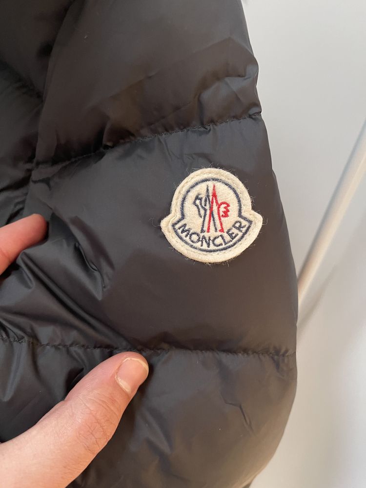 Pe comanda Geaca Moncler Dama 2024 blana naturala