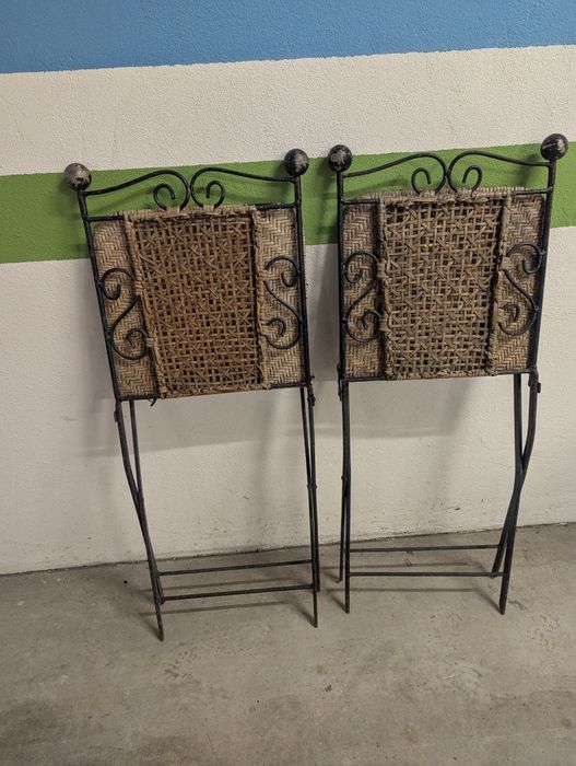 Градинска маса с два стола