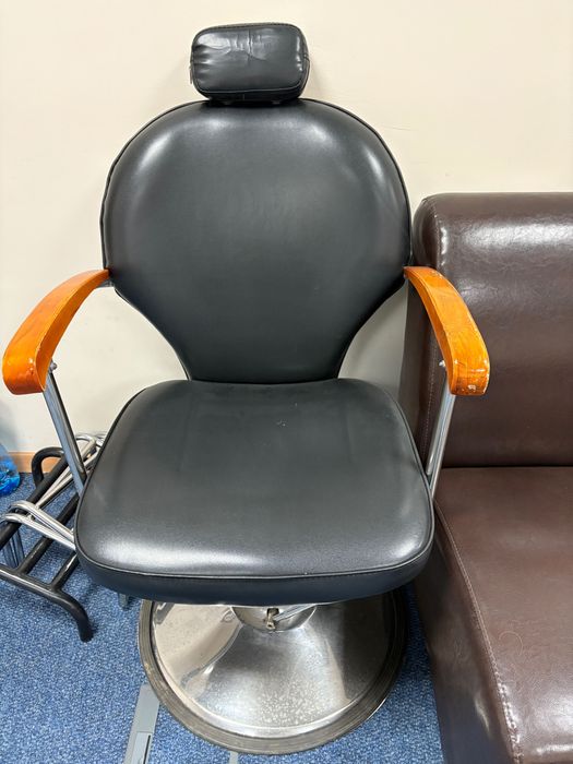 Бръснарски стол + диван