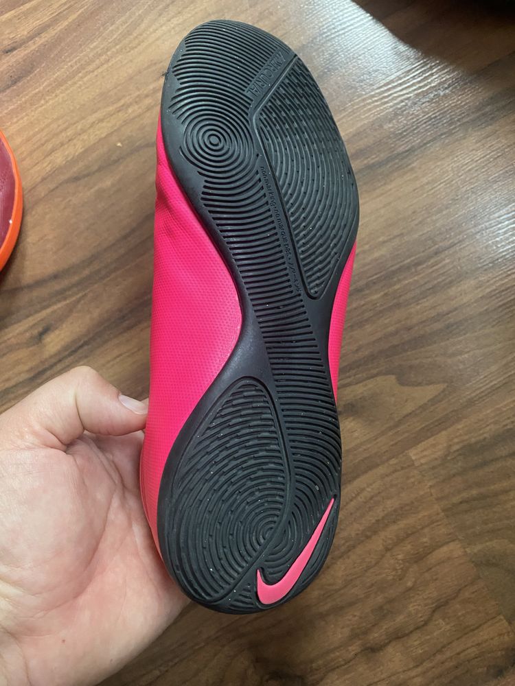 Футболни обувки Nike Mercurial/ Kipsta