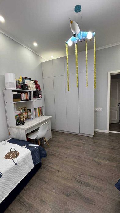 Продам 3-комнатную квартиру на Паркентском с подвалом и парковкой(В)