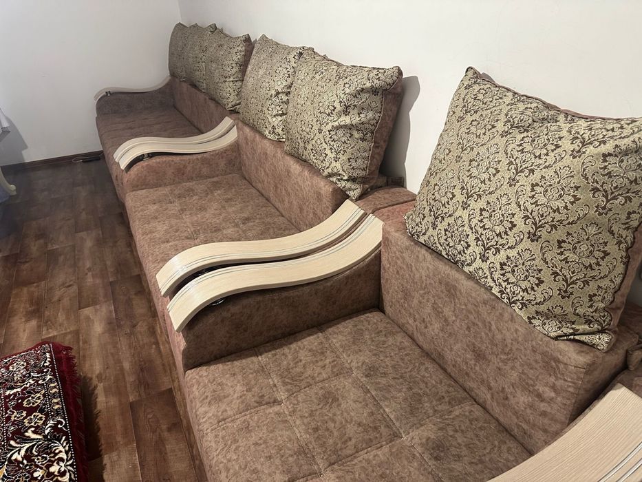 Продается диван 3 в 1 за 100.000тыс. тг. в отличном состоянии