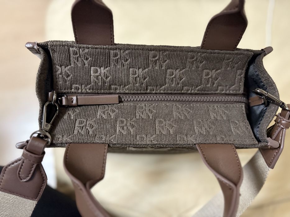 Данска чанта DKNY