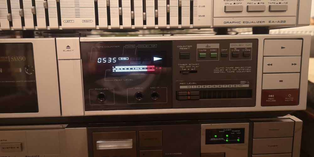 Linie audio Akai 1984 cass, tuner, eq amplificator, mixer, microfon
