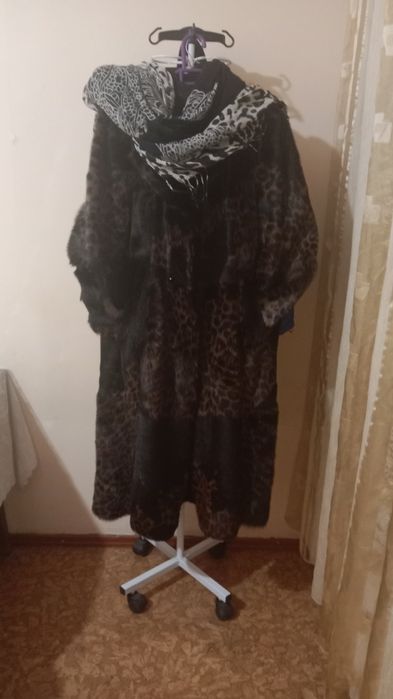 Продам шубу двухстороняя.