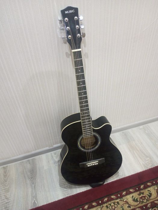 Gitara Akustika
