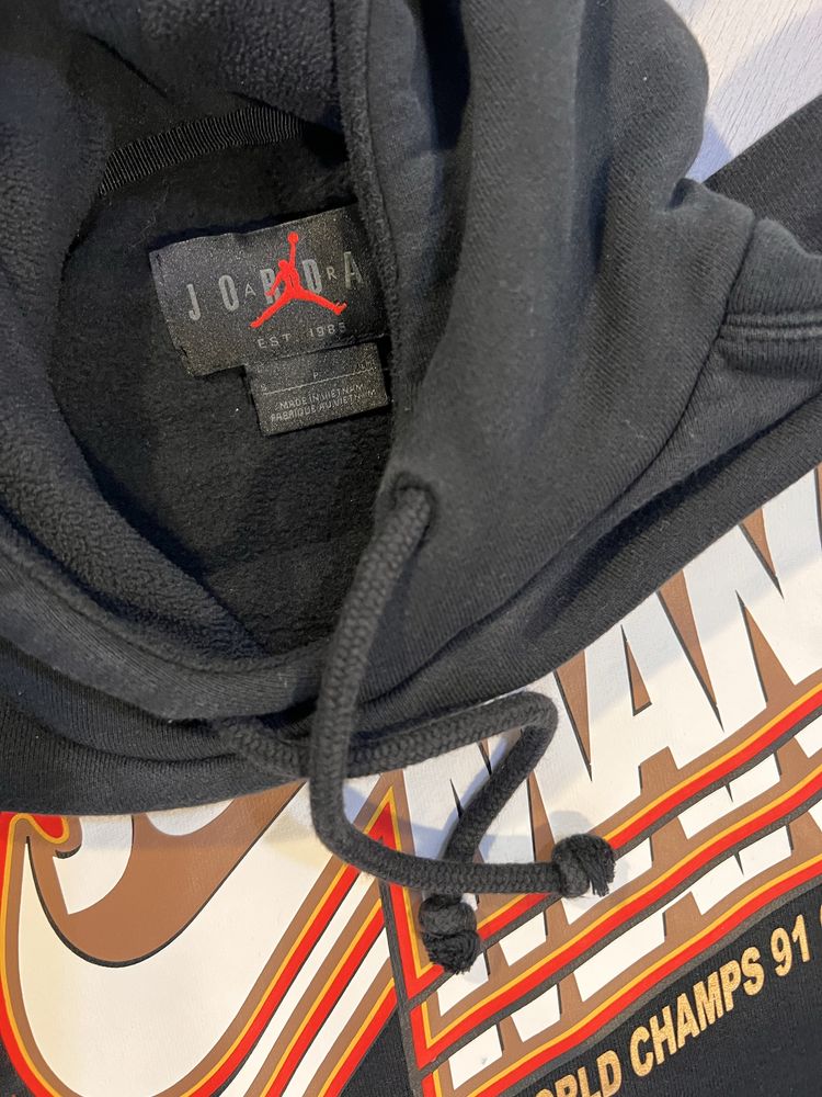НОВО С ЕТИКЕТ Nike Hoodie S M L XL guess vans thrasher calvin Klein