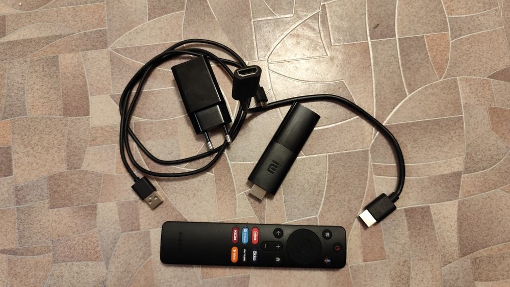 ТВ-приставка Xiaomi Mi TV Stick 1/8 Гб