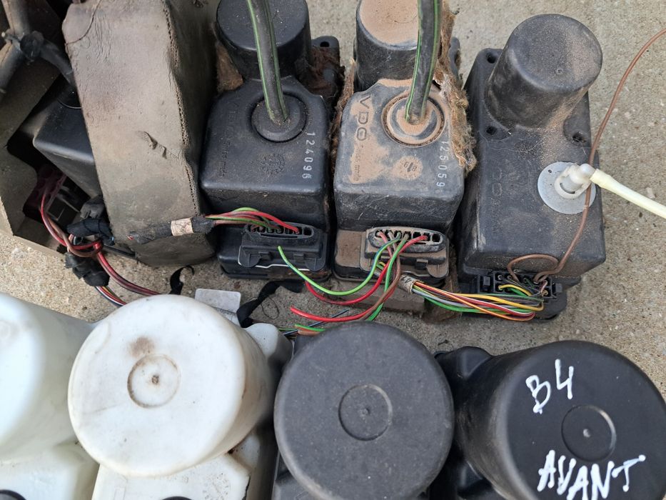 Централно заключване Ауди 80 90 Б4 Б3 вакум помпа Audi B4 B3