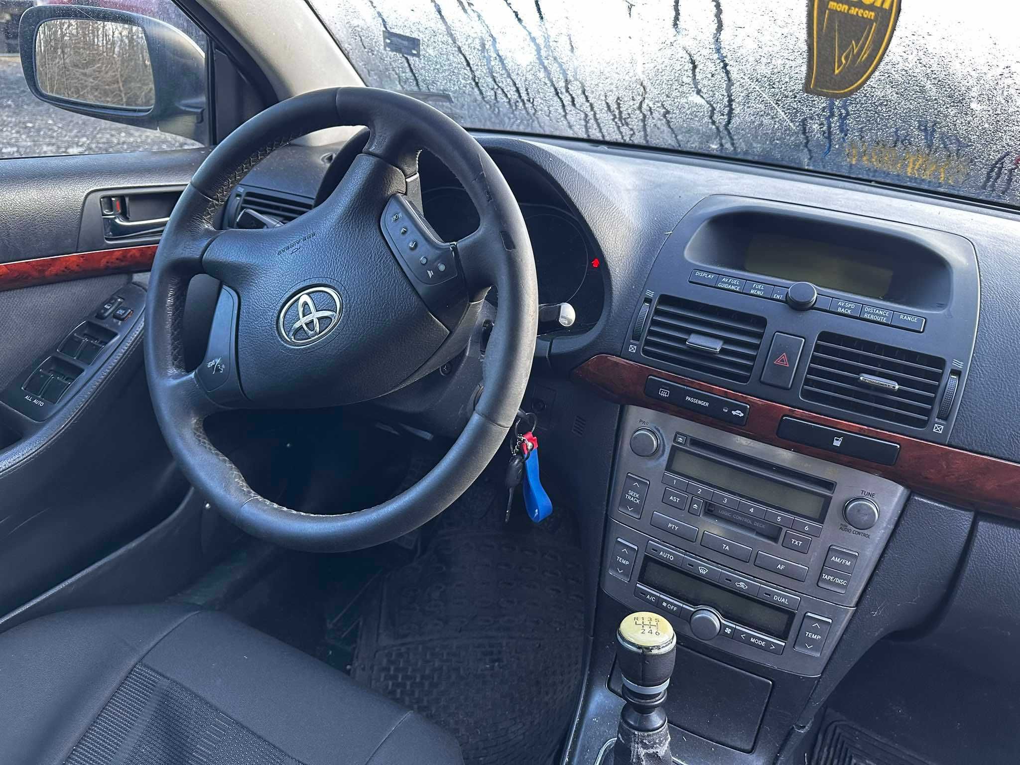 Продава се на части: Toyota Avensis 2.2 D-4D (150 к.с.), 2005 г.