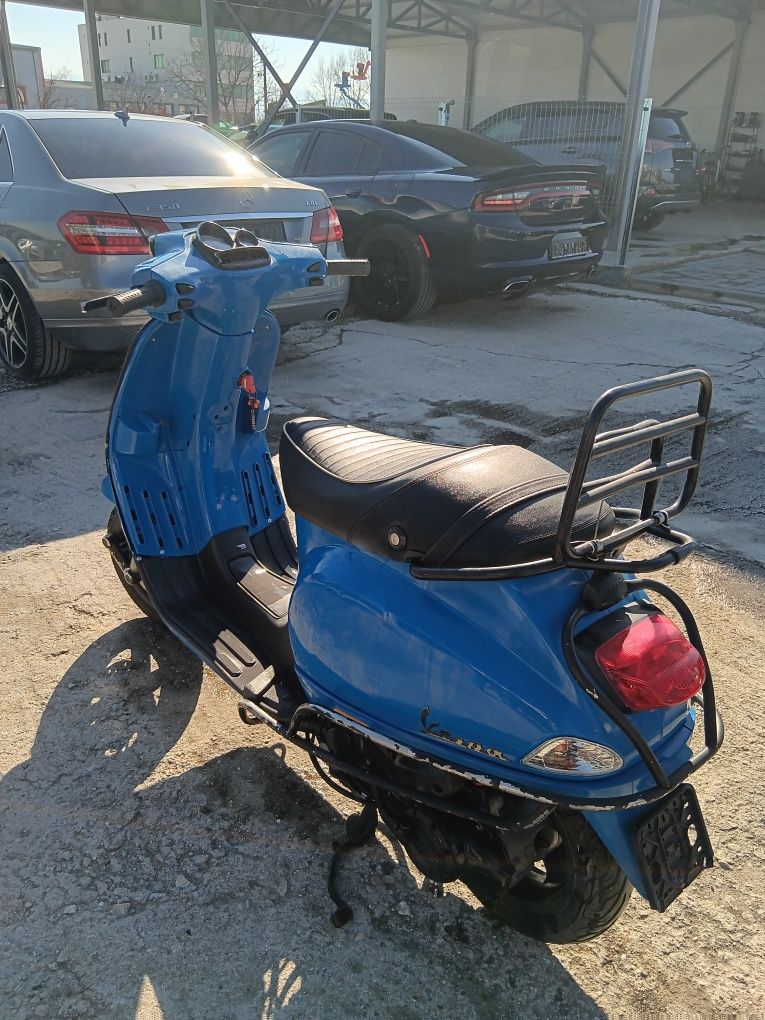 Скутер Vespa Sprint s50