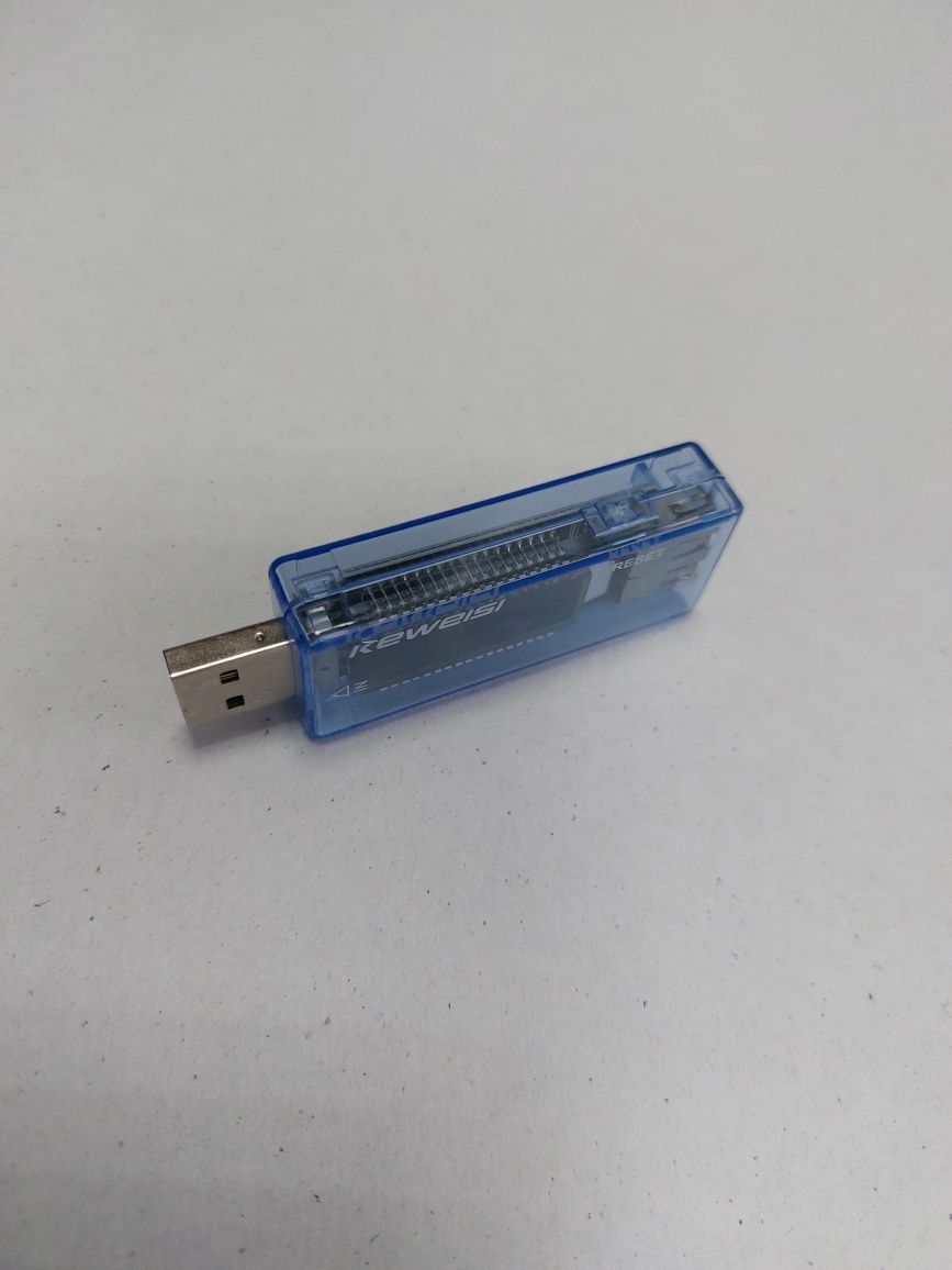 Tester USB cu buton de resetare