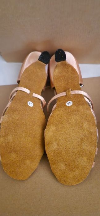 Vand sandale dans marimea 38