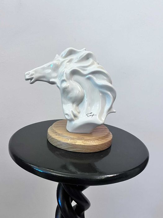 Bibelou expresiv portelan semnat Capodimonte statueta bibeloluri