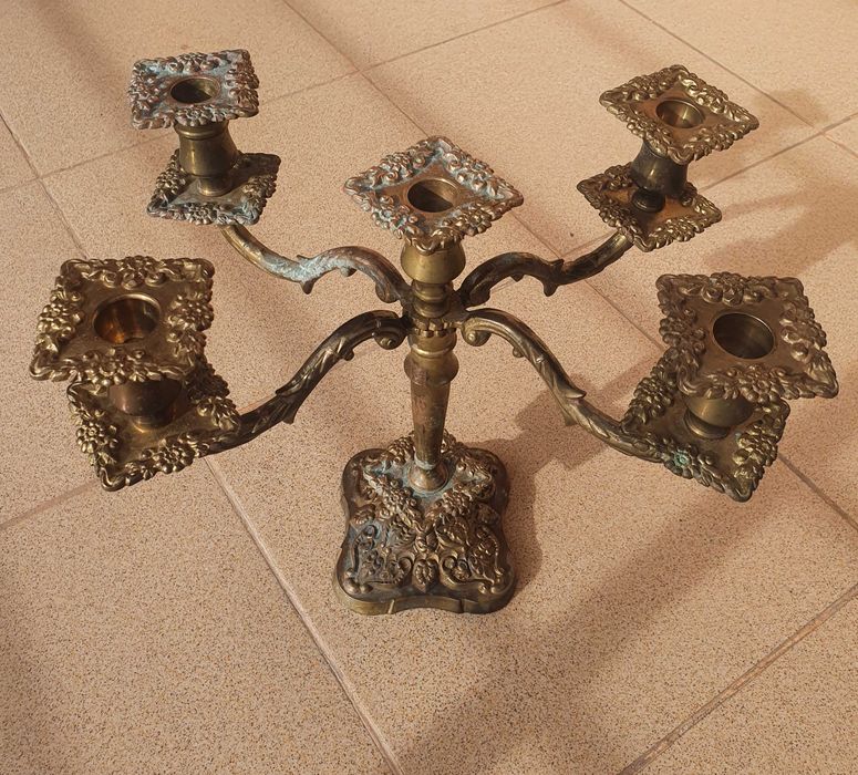 Антикварни медни свещеници