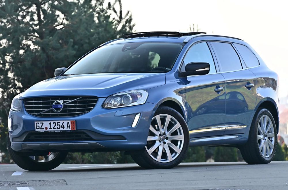 Volvo XC 60 Volvo Xc 60~Keyless~Panorama~Blis~Distronic~Webasto~220cp