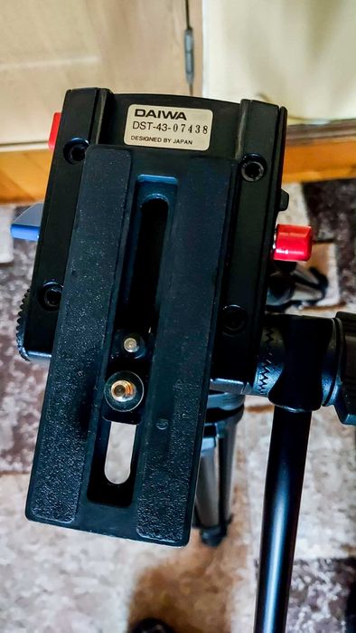 Trepied pentru camere video profesionale in stare impecabila