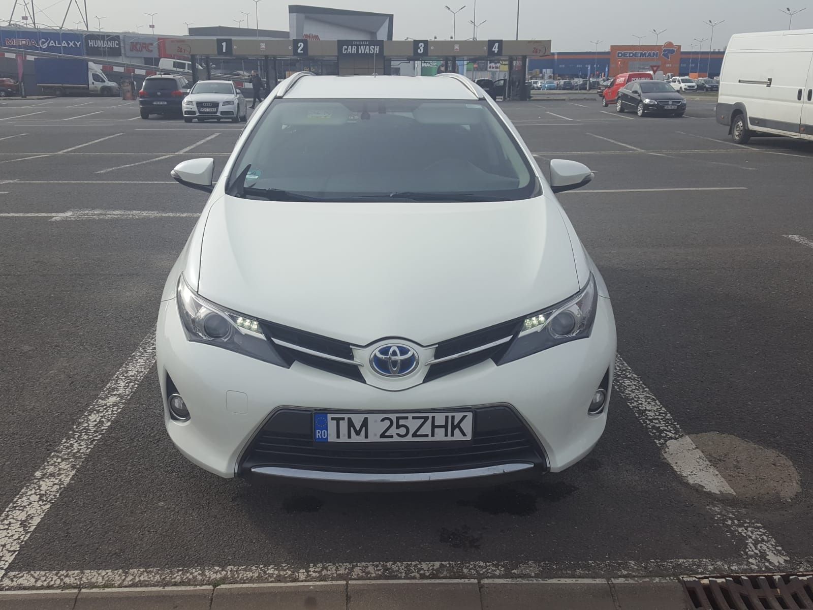 Toyota Aurys 1.8 hybrid cu gpl