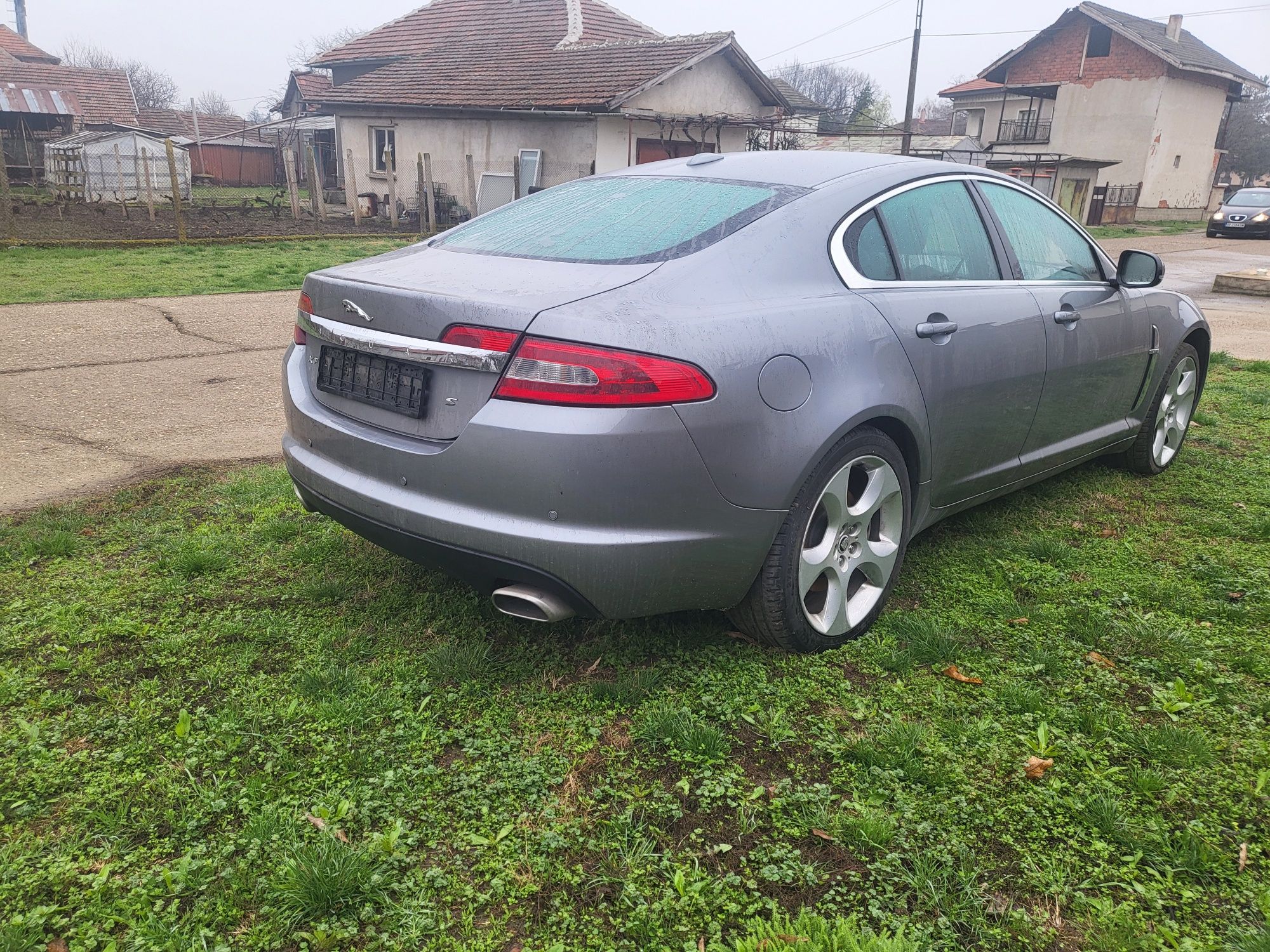 Jaguar xf 3d 2012г 275 к.с