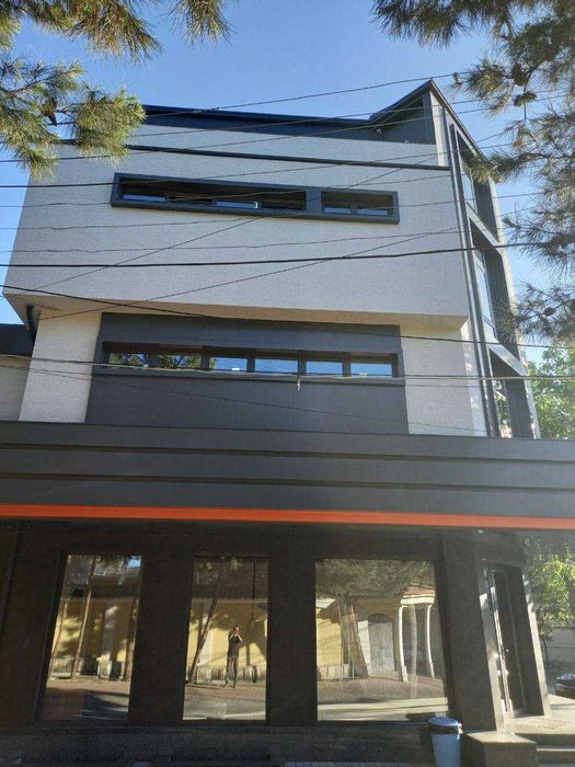 ПРОДАЕТСЯ офисное здание 5 уровней: ор-р Ракатбоши за МВД 1280м2