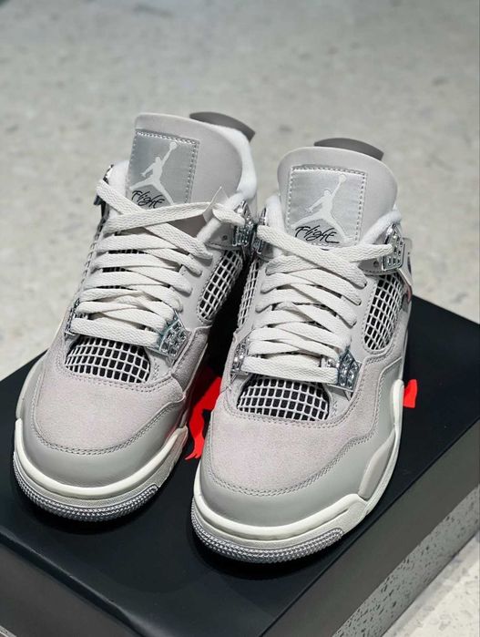 *LIVRARE GRATUITĂ* Nike Jordan 4 Frozen Moments Unisex Premium