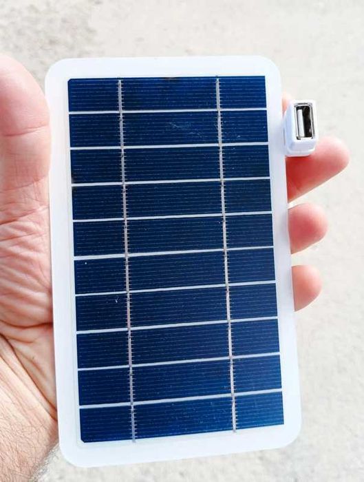 Încărcător solar pentru telefon