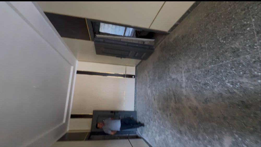 Assalomu alaykum 4 xonali 118 kv, mtr 1 etaj karopka xonalar bulingan